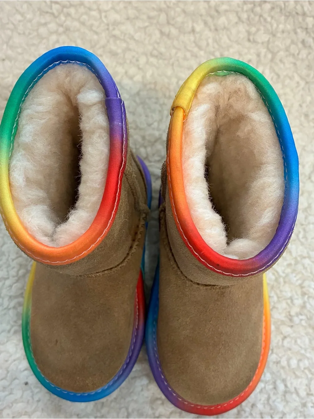 UGG Kids Classic Chestnut Girls Short Rainbow Boots Youth Size 6